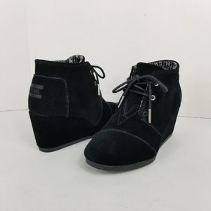 Toms Shoes | Toms Desert Wedge Booties Size 7 Black Laceup | Poshmark